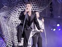 Robbie Williams, Olly Murs perform 'Kids' in tour video.
