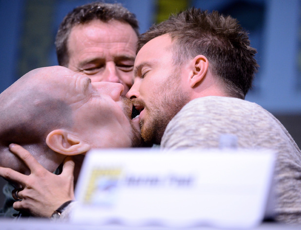 aaron-paul-kiss-walter-white.jpg