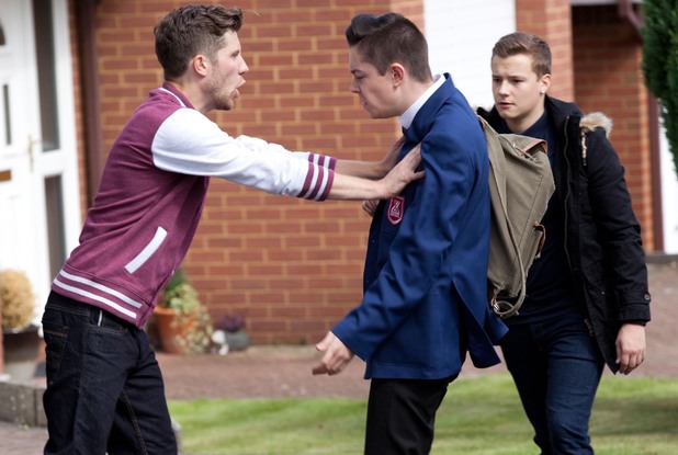 soaps-hollyoaks-3730-3.jpg