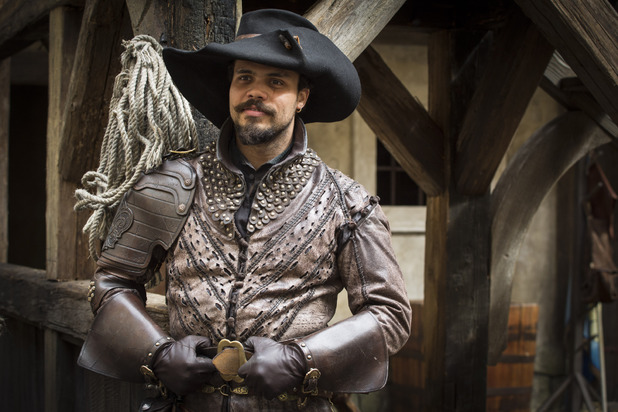 Howard Charles As Porthos The Musketeers S01e01 Digital Spy 