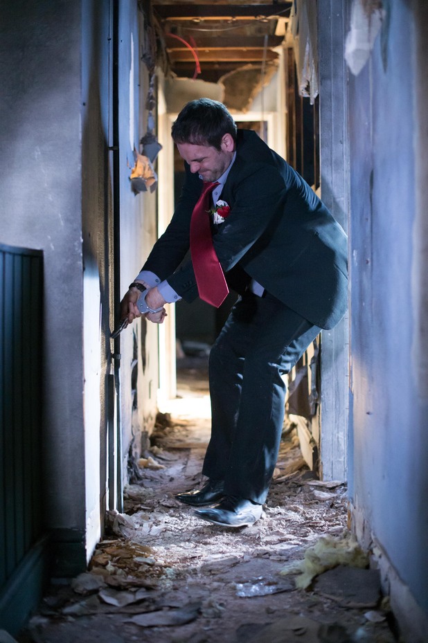 soaps-hollyoaks-joe-roscoe-trapped-1.jpg
