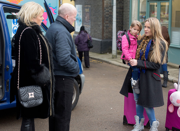 Roxy returns to Walford