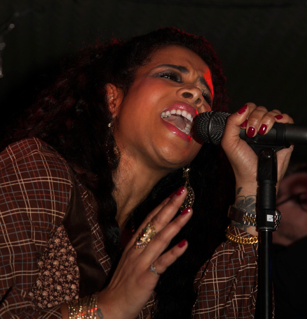 kelis09.jpg