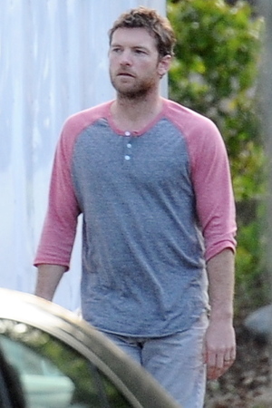 Actress Jennifer Aniston spotted on the set for the first day of shooting ... Sam Worthington, film Cake Sam Worthington
