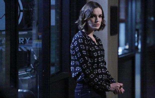 Elizabeth Henstridge in Agents of Shield S02E12: 'Who You Really Are'