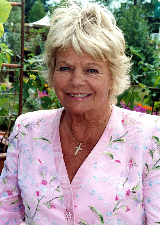 Judith Chalmers Net Worth - Short bio, age, height, weight