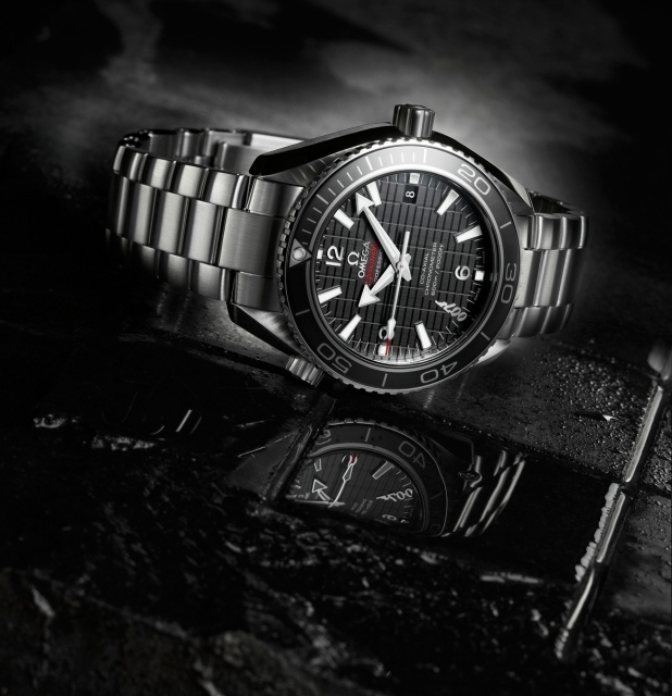 'Skyfall': New Daniel Craig picture, official 007 watch unveiled ...