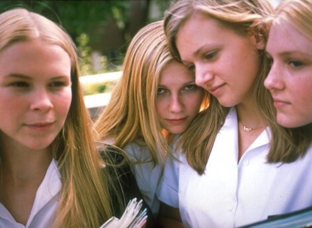 http://i1.cdnds.net/12/39/618x452/movies_the_virgin_suicides_1.jpg