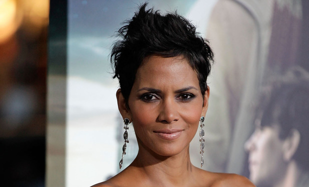 'Movie 43' Peter Farrelly: 'Halle Berry put her breast in guacamole ...