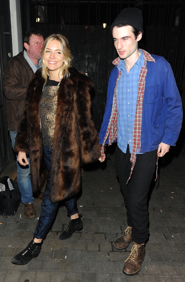 Sienna Miller and Tom Sturridge - Celebrity Pictures: 12/01/13 - 18/01 ...