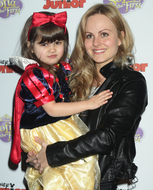 Tina O'Brien and daughter Scarlett - Celebrity Pictures: 23/02/13 - 01 ...