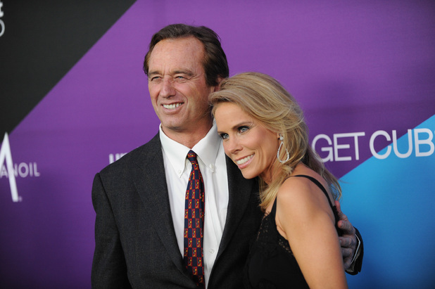 Suburgatory's Cheryl Hines 'engaged to Robert F Kennedy Jr' - Showbiz ...